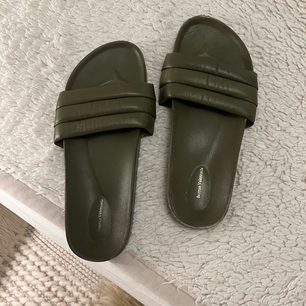 Beatrice Valenzuela Sandalia Sage Green size 7